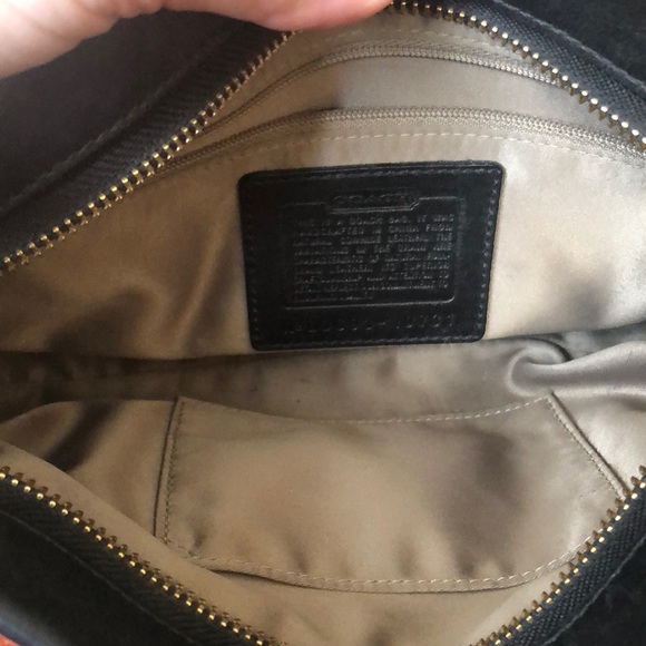 Excellent used condition Coach shoulder bag - Picture 5 of 6